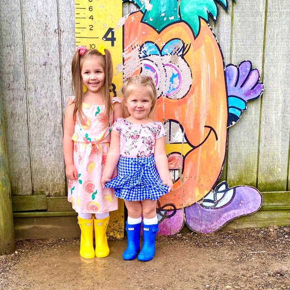 Meet your Posher, Stephanie - Picture 2 of 7